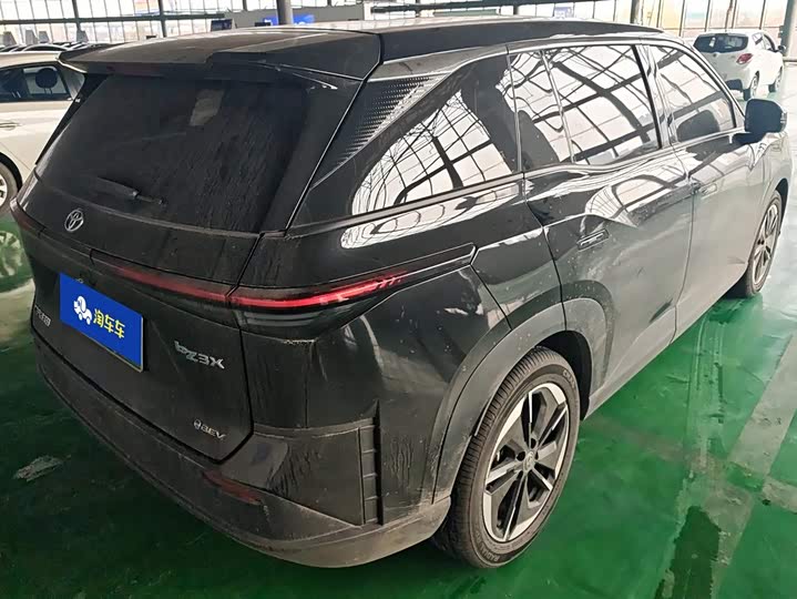 Фото 3 - Toyota bZ3X