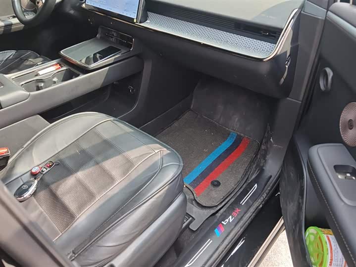 Фото 8 - Toyota bZ3X