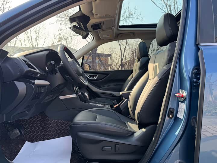 Фото 9 - Subaru Forester