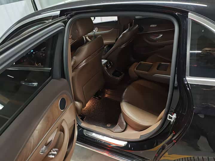 Фото 4 - Mercedes-Benz E-Class Hybrid