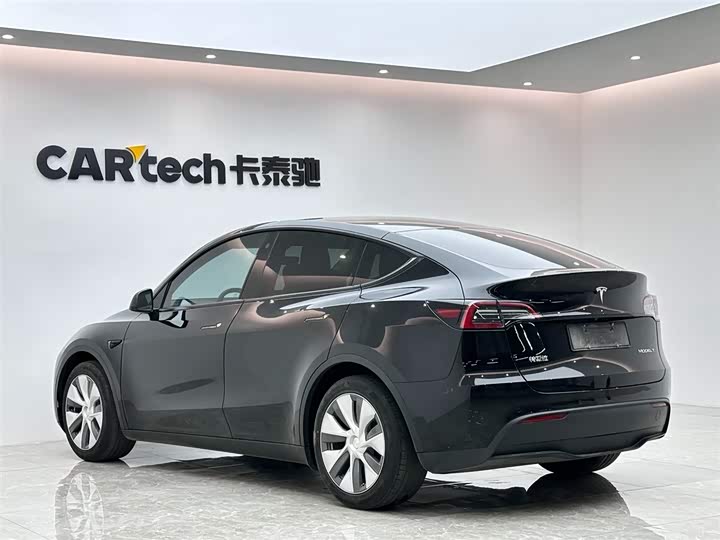 Фото 3 - Tesla Model Y