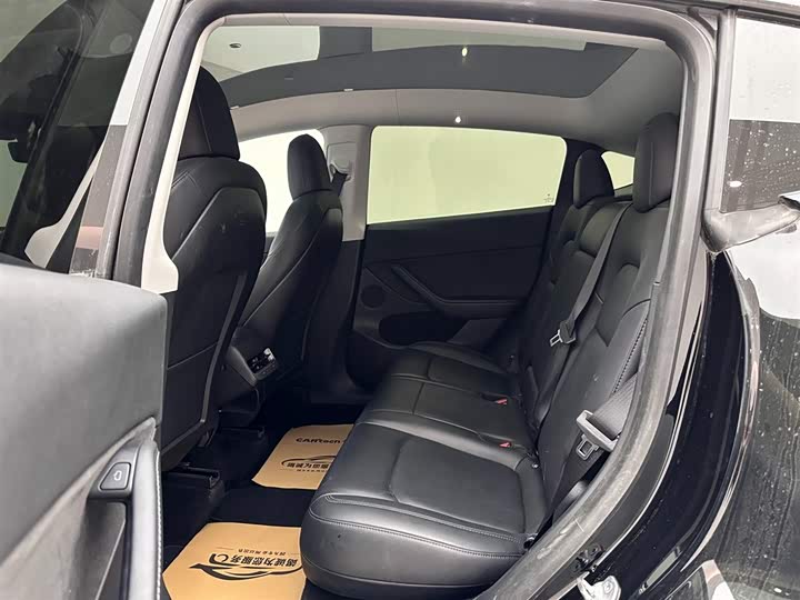 Фото 9 - Tesla Model Y