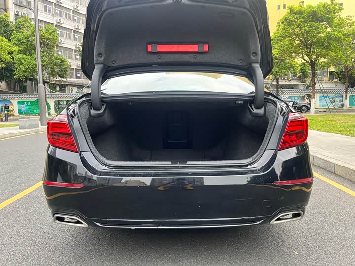 Фото 6 - Honda Inspire