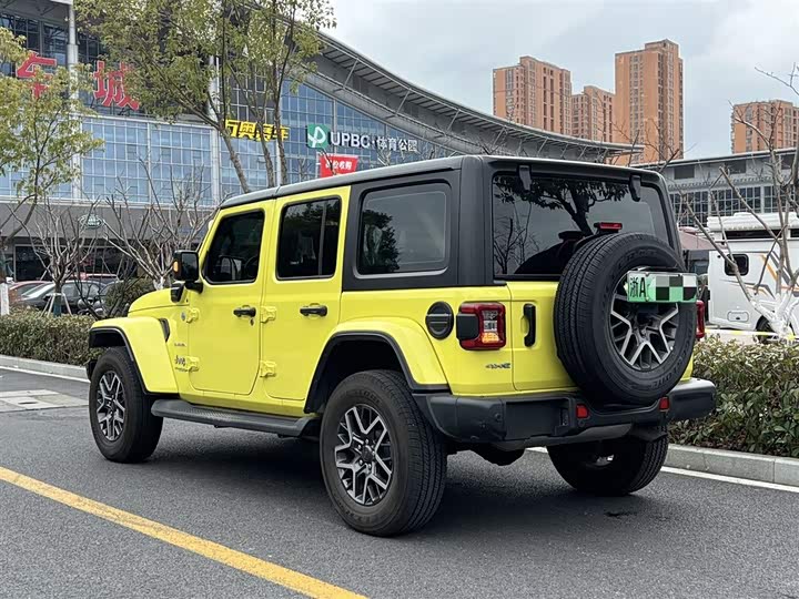 Фото 4 - Jeep Wrangler Hybrid