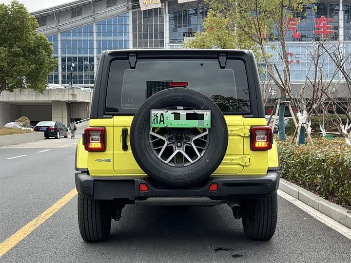Фото 5 - Jeep Wrangler Hybrid