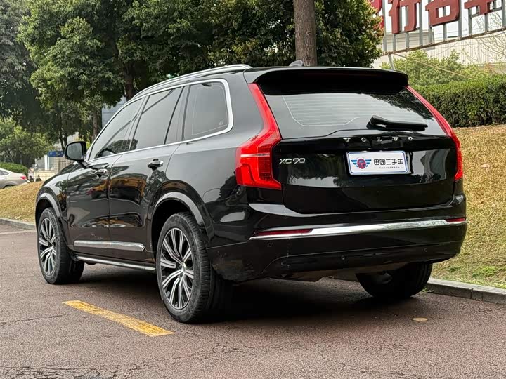 Фото 4 - Volvo XC90