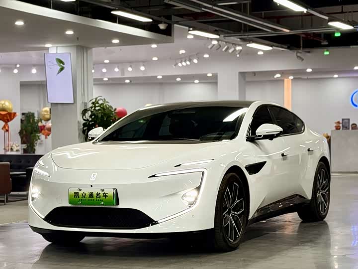 Фото 1 - Avatr 12