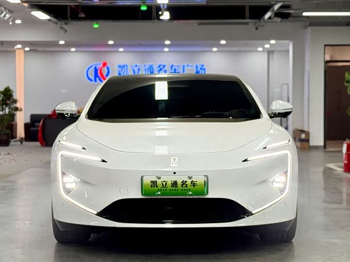 Фото 2 - Avatr 12