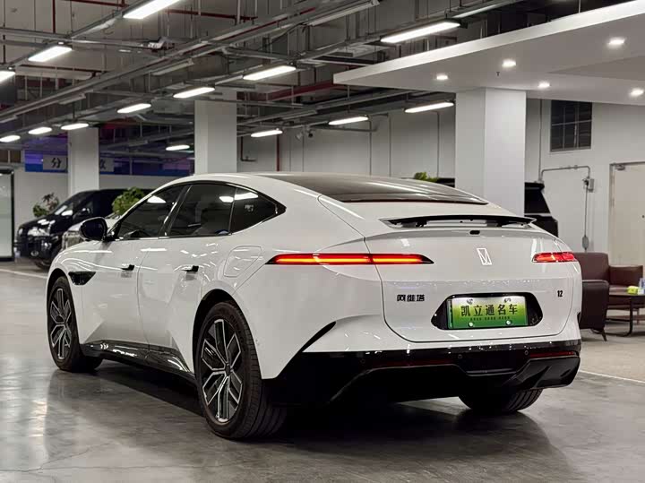 Фото 4 - Avatr 12