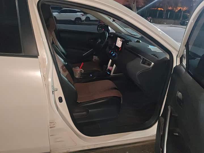 Фото 8 - Toyota Corolla Cross