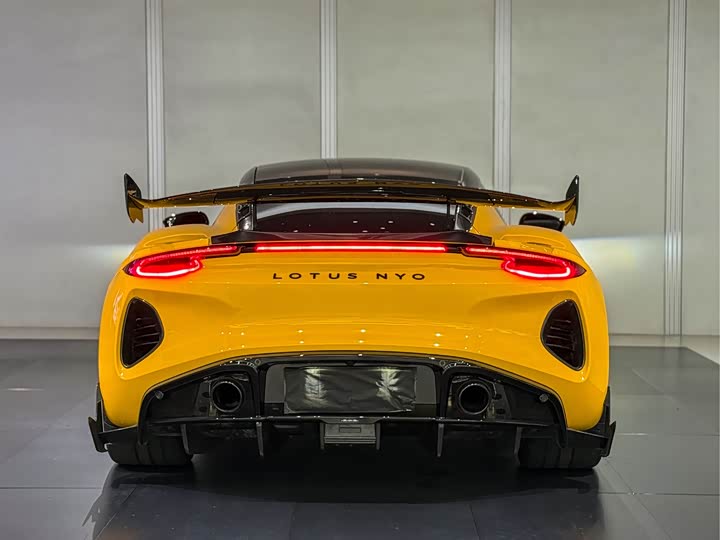 Фото 5 - Lotus Emira