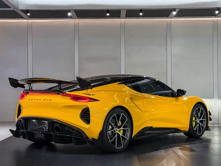 Фото 6 - Lotus Emira