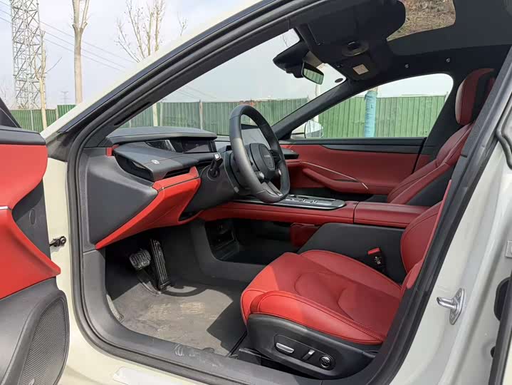 Фото 4 - Xiaomi SU7