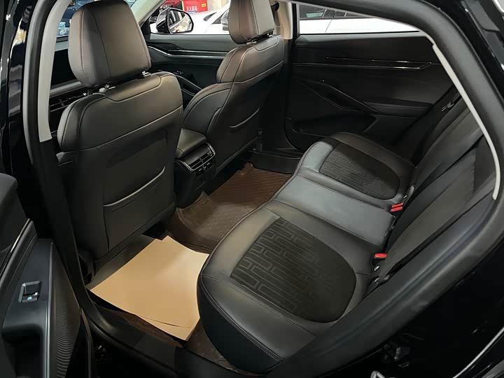 Фото 8 - Ford Mondeo