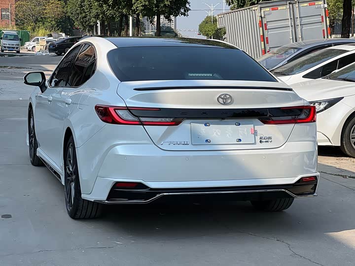 Фото 7 - Toyota Camry