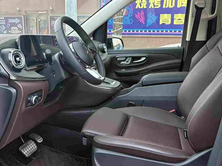 Фото 7 - Mercedes-Benz V-Class