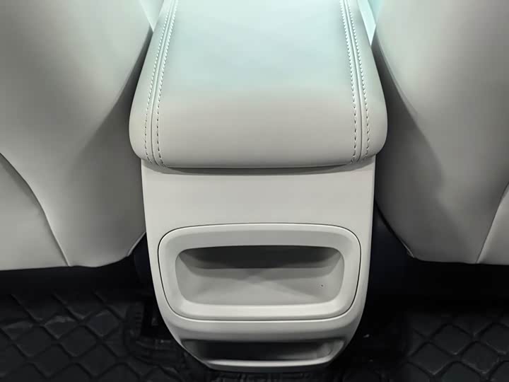 Фото 5 - Geely Galaxy Geome