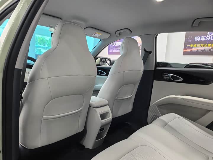 Фото 9 - Geely Galaxy Geome
