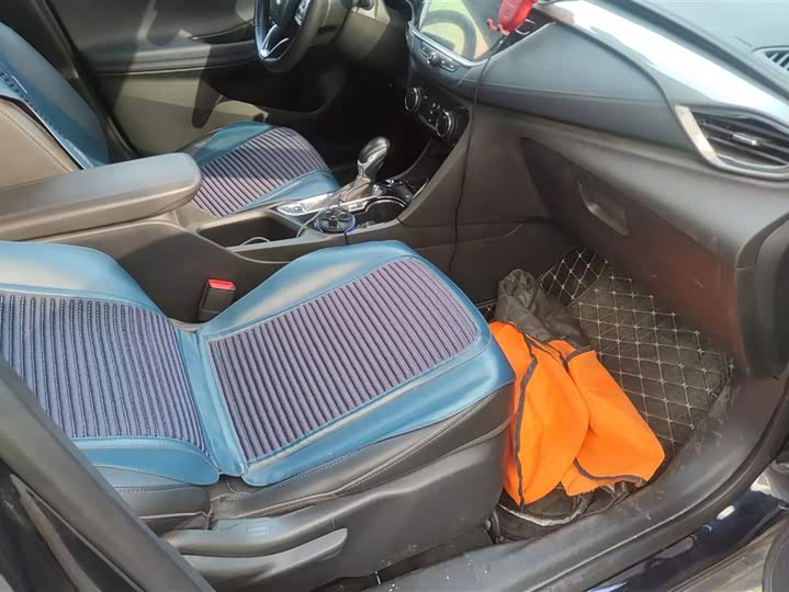 Фото 8 - Buick Encore GX