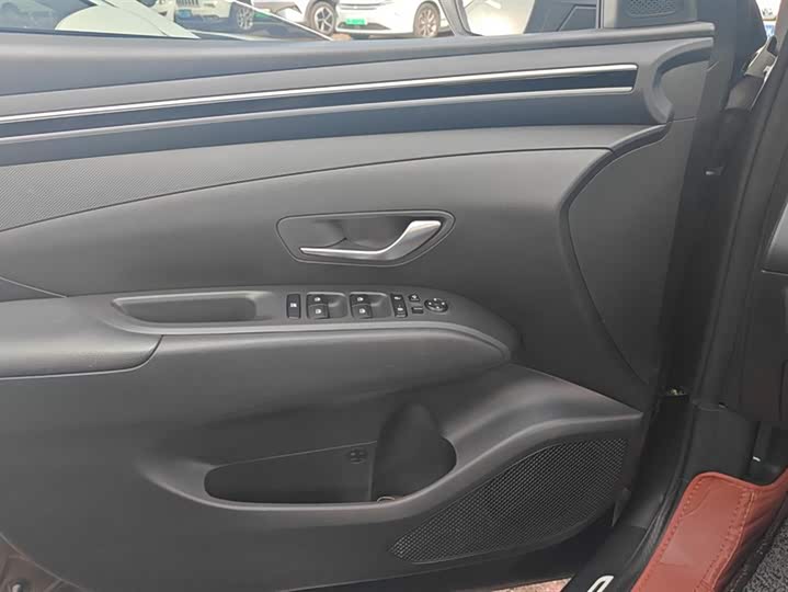 Фото 7 - Hyundai Tucson L