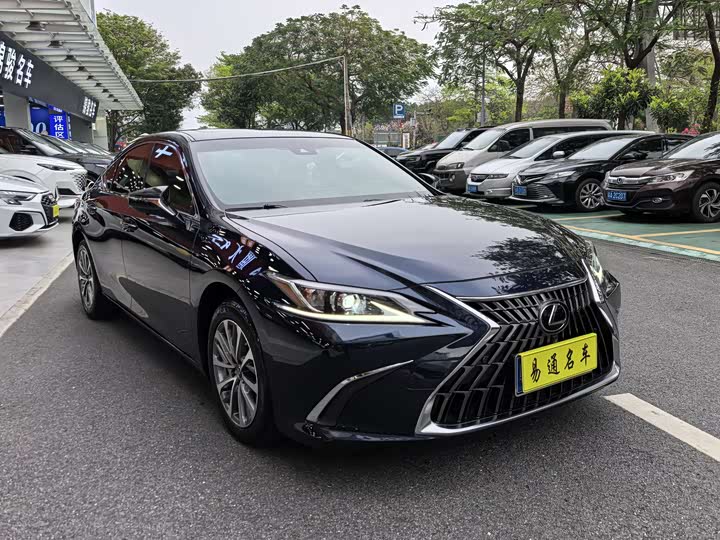 Фото 5 - Lexus ES