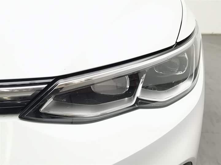 Фото 7 - Volkswagen Golf