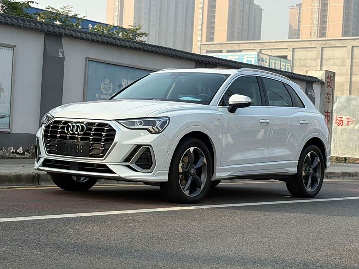 Фото 1 - Audi Q3