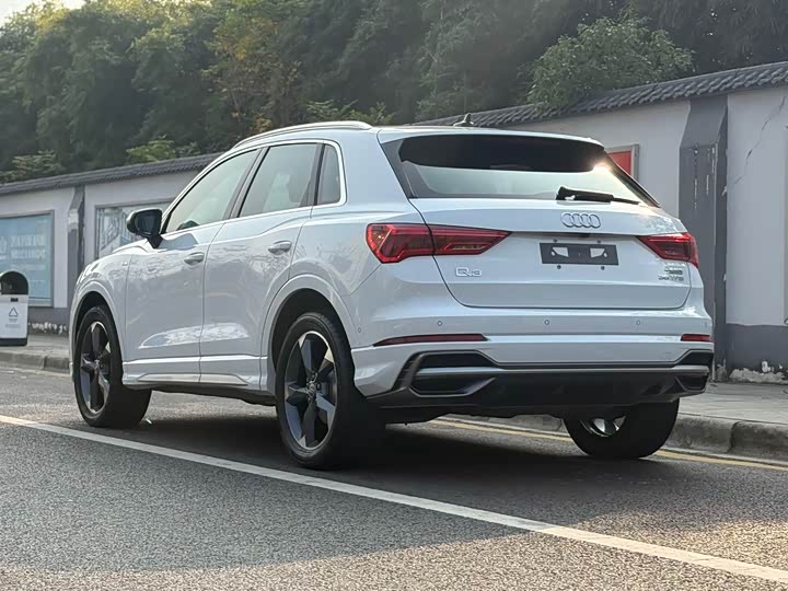 Фото 6 - Audi Q3