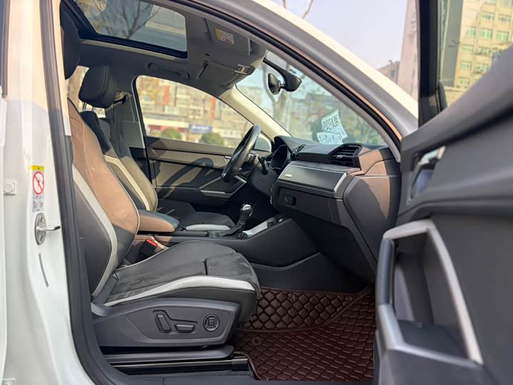 Фото 9 - Audi Q3