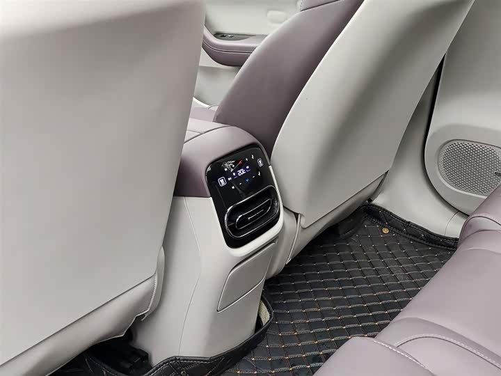 Фото 9 - Leapmotor C11