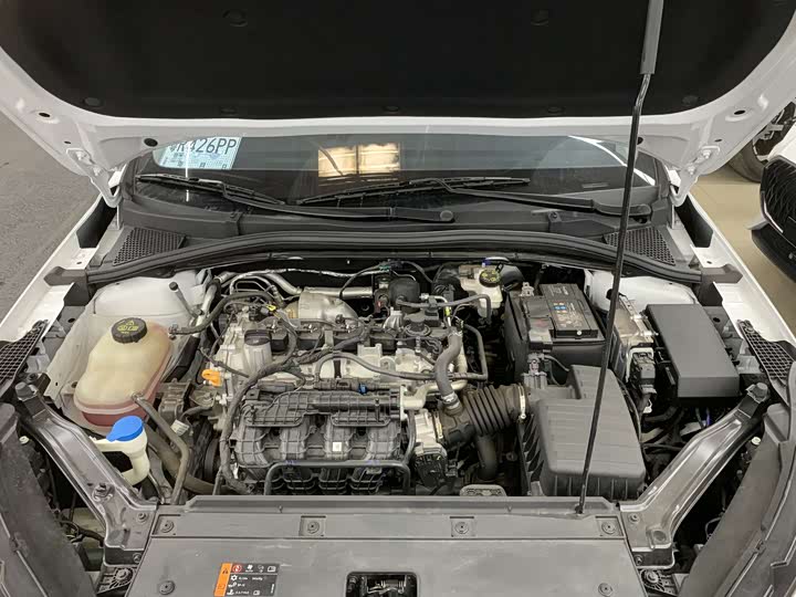 Фото 2 - Roewe i5