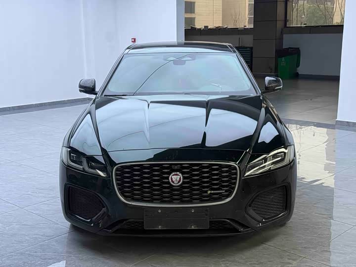 Фото 2 - Jaguar XF L