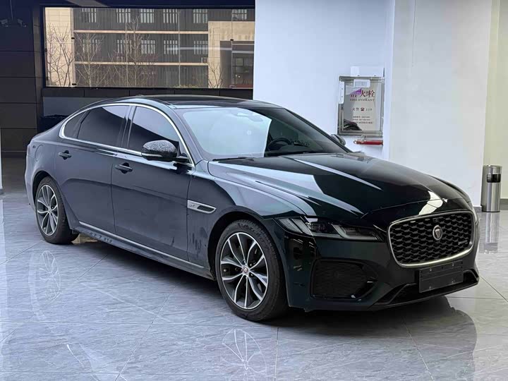 Фото 3 - Jaguar XF L