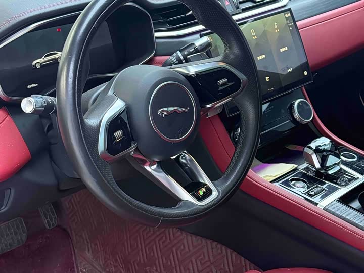 Фото 9 - Jaguar XF L