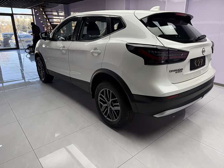 Фото 4 - Nissan Qashqai