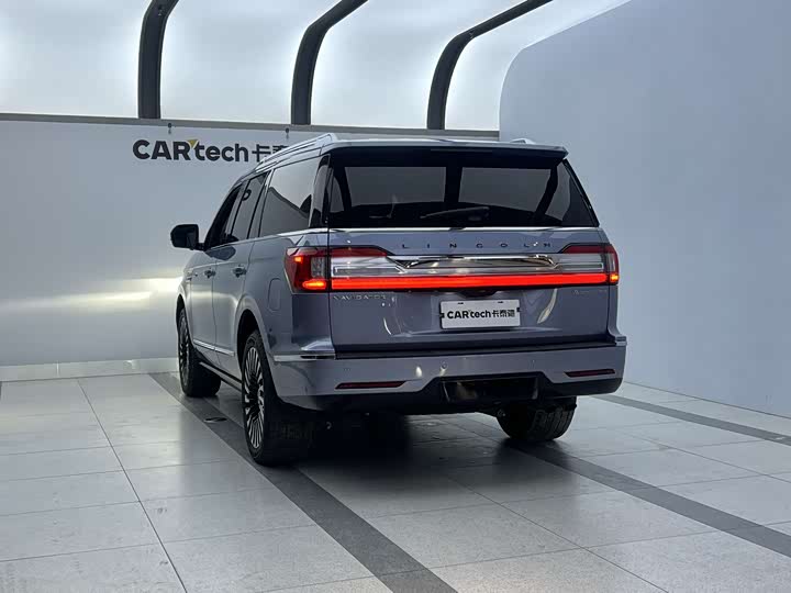 Фото 4 - Lincoln Navigator