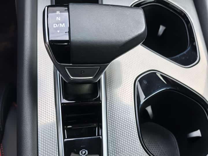 Фото 7 - MG Motor 7