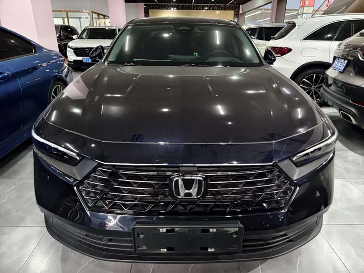 Фото 2 - Honda Accord