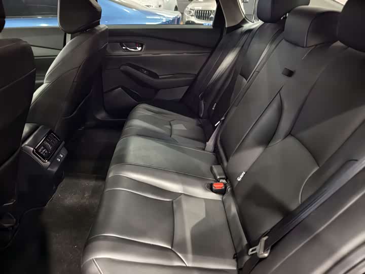 Фото 7 - Honda Accord