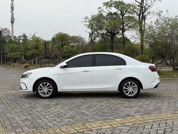 Фото 5 - Geely Emgrand