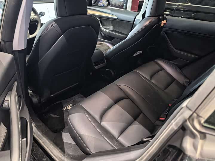 Фото 7 - Tesla Model 3