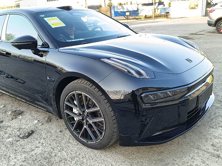 Фото 3 - Zeekr 001