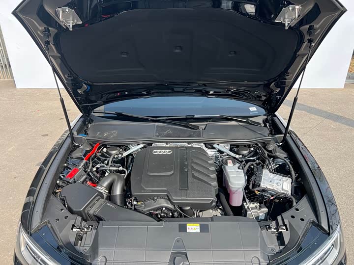 Фото 9 - Audi A6L