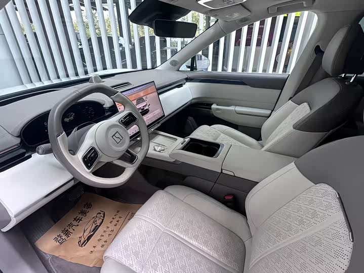 Фото 6 - Zeekr 7X