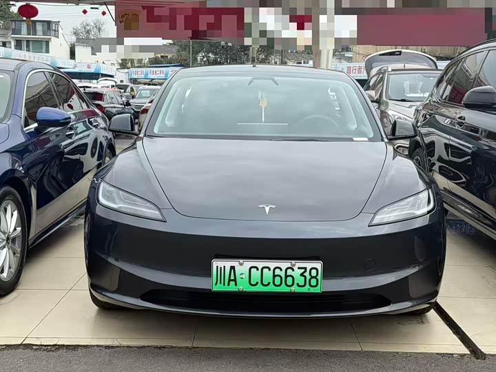 Фото 2 - Tesla Model 3