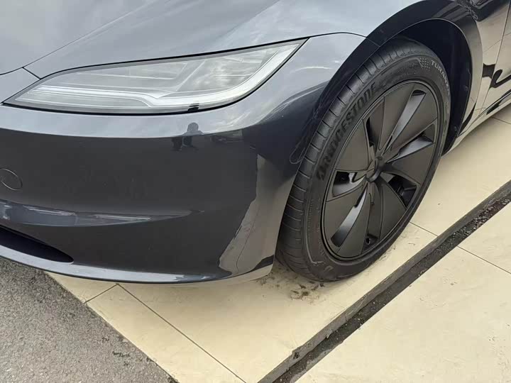 Фото 3 - Tesla Model 3