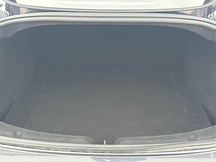 Фото 8 - Tesla Model 3