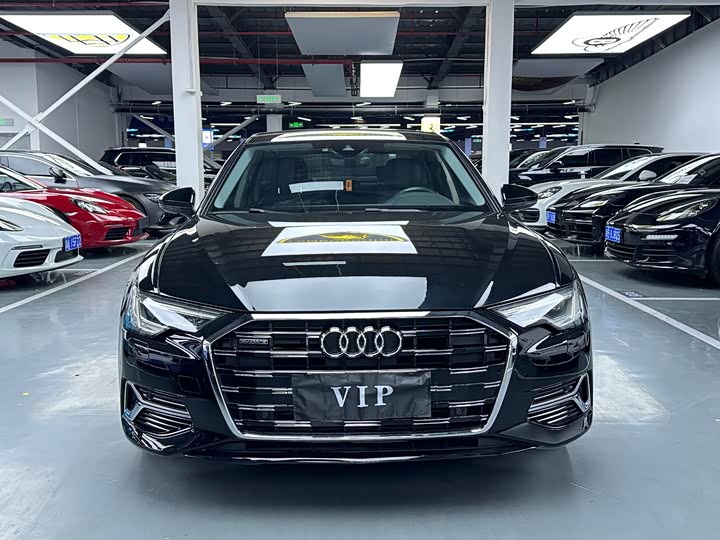 Фото 2 - Audi A6L