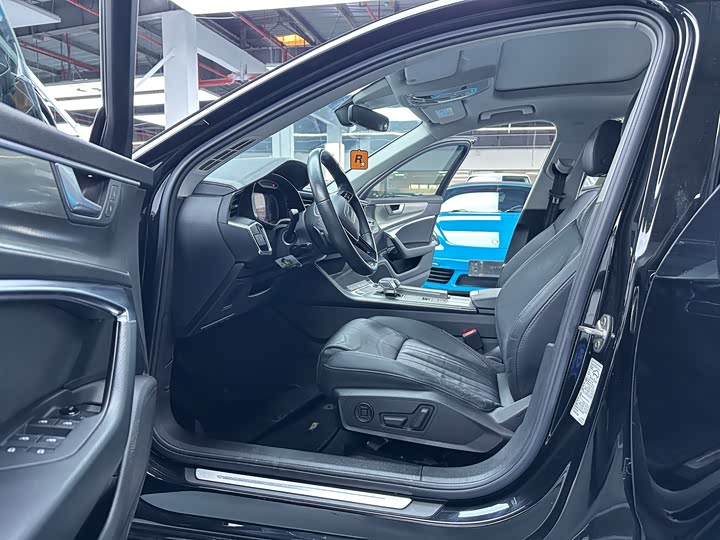 Фото 4 - Audi A6L