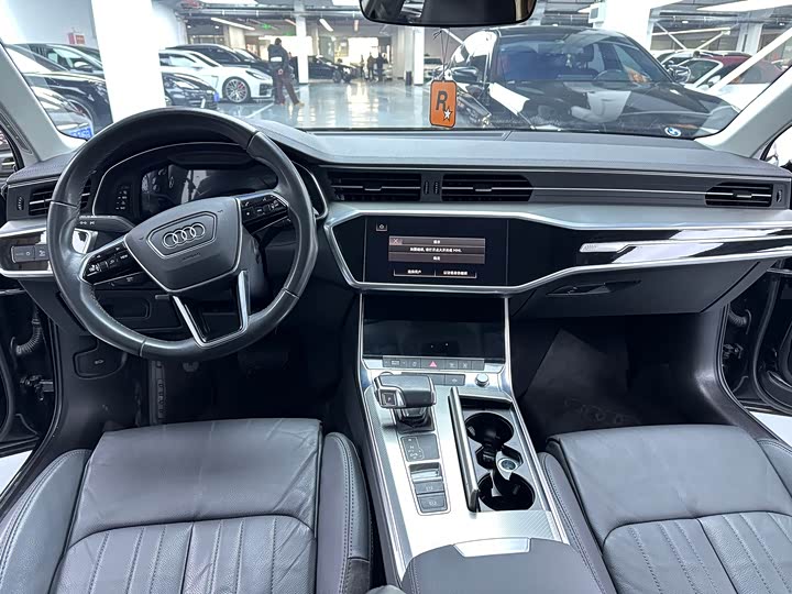 Фото 6 - Audi A6L